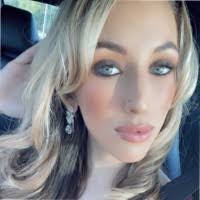 Jackie Beatty's Instagram, Twitter & Facebook