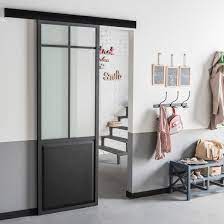 Cette porte coulissante en applique a tout le caractère de la verrière typique de l'atelier d'artiste, à un détail près : Des Idees De Portes Coulissantes Leroy Merlin