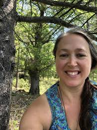 I love the beauty of life's last dance with the above ground realm at this  time of year. As each being turns inward, towards the darkness and the  sweet embrace of quietude.