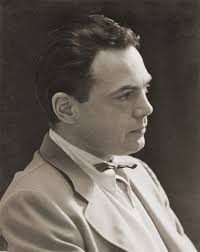 In the midst of heavy mid-day Washington Street traffic