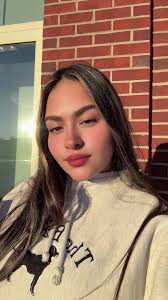 Uñas Acrílicas 3D: Diseños Profesionales y Coloridos