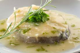 La merluza me encanta y en salsa verde con almejas no te digo… me apetece mucho hacerla. Como Se Hace La Merluza En Salsa Verde La Receta Facil