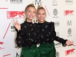 Kika award live (20.11.2020) (i.redd.it). Who Are Lisa And Lena Teen Celebrities Of Musical Ly