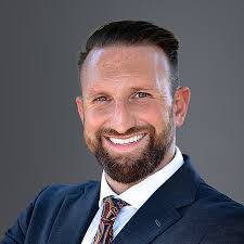 Lorie Perry's Instagram, Twitter & Facebook