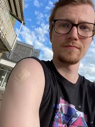 Simon Larsen (@Simseh94)