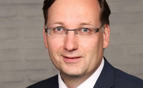 Auskunft zu bank in bochum: Nbvt Holt Vermogenscontrolling Und Reporting Ins Haus