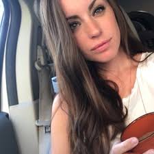 Anna Simmons's Instagram, Twitter & Facebook