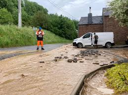 Impressionnantes inondations à dinant et bioul. Orages En Province De Namur Inondations Et Coulees De Boue Dans Plusieurs Communes Photos