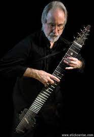 Emmett Chapman Playing His Invention The Chapman Stick Guitarra Musica Chapman Stick Instrumentos Musicales