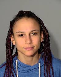 Charges: 31-year-old woman took 4 hostage at St. Paul gas station,  threatened to shoot them