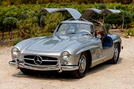 Of those only 1 400 were coupes. Sold 1955 Mercedes Benz 300sl Gullwing Coupe Scott Grundfor Company Classic Collectible Mercedes Benz Cars