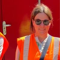 100+ "Dr. Leonie" profiles