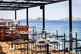 A marseille, savourez le plaisir d'un hôtel avec vue sur la mer. Nos 5 Terrasses A Absolument Reserver A Marseille Le Point