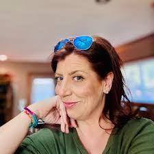 Great 20 foot extension ladder. American made. (New ones are $300 plus)  Cash only No trades