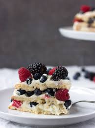 You 39 Ve Got To Try Dacquoise Recipe This Cake Is A Pure Deliciousness Crispy Almondy And Absolutely Mouthwat Dacquoise Recipe Mascarpone Recipes Desserts