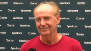 Veterans Inc.'s Denis Leary thanks veterans