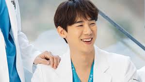 Single posters, back not hospital playlist. Yoo Yeonseok Drama Poster Shooting Of Hospital Playlist Behind The Scene Part 2 Kpopmap