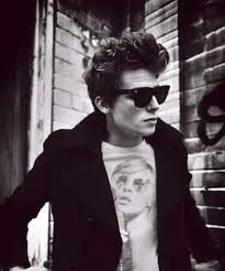 Elizabeth taylor curly bob hairstyle. 45 Suave Hairstyles For Men With Wavy Hair To Try Out Menhairstylist Com