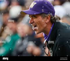 Boulder, CO, USA. 20th Nov, 2021. Washington Huskies tight end Devin Culp  (83) blocks Colorado Buffaloes linebacker Devin Grant (44) in the first  half of the football game between Colorado and Washington