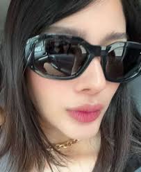 Beautiful Aza!!!😍💚💚💚 ganda mo naman nakasalamin😍🌷 #az #azmartine...