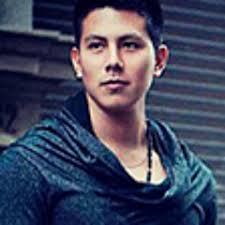 Stream Mauricio & Palo De Agua