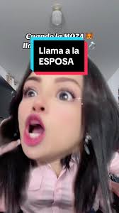 La moza llama a la esposa: Humor Peruano