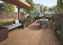 Outdoor Fliesen Wohlfuhlatmosphare Auf Ihrer Terrasse Villeroy Boch Im Freien Terrassengestaltung Fliesen Terrasse