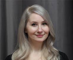 A fondant swan cake helped land Atlanta's Molly Brodak