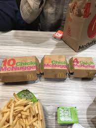 Crispy/grilled snack wrap happy meal: Ordered A 20 Piece From Mcdonald S And They Gave Me A 10 A 6 And A 4 Mildlyinteresting