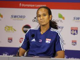 Corinne catherine diacre (born 4 august 1974) is a french professional football coach and former football defender. Bleues Wendie Renard Ol Se Livre Sur Sa Relation Brutale Avec Corinne Diacre