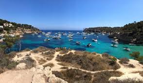The fairest of the beaches known as portals vells is cala portals vells. 52 Yachten In Den Buchten Von El Mago Und Portals Vells Mallorca Zeitung