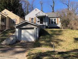 Situated along the ohio river in central ohio, portsmouth residents don't have it much better than in youngstown. 2101 Norwood Blvd Zanesville Oh 43701 House For Rent In Zanesville Oh Apartments Com
