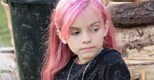 Rebecca Cuff's Instagram, Twitter & Facebook