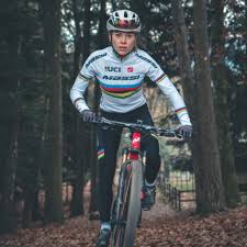 More news for loana lecomte » Article Loana L Annee Qui Compte Topo