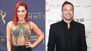 Sharna burgess is a professional ballroom dancer on the hit abc reality show 'dancing with the stars', also referred to as dwts. Sharna Burgess Addresses Relationship Status With Fan Question Hollywood Life