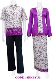 Hasil gambar untuk contoh baju kebaya kombinasi batik