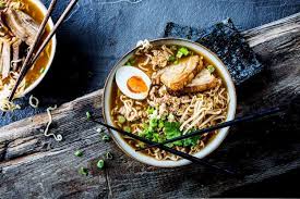 Ramen Ist Eine Japanische Nudelsuppe Die Man Dort An Jeder Ecke Finden Kann Dieses Rezept Fur Miso Ramen Uberzeugt Mit Lebensmittel Essen Ramen Rezept Ramen