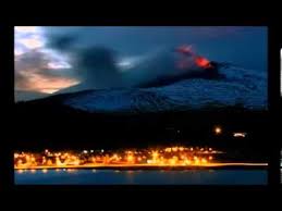 Na fronteira entre o chile e argentina. Vulcao Copahue Meio Ambiente Cultura Mix