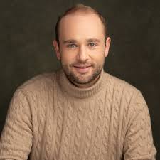 Meet the cast of Sweeney Todd: Maxwell Levy as Adolfo Pirelli Maxwell Levy,  tenor, is a graduate of opera and musical theater studies at London's Royal  Academy of Music and previously received