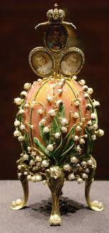 This egg is made of platinum, completely covered in matt white enamel with gold lines. Pictures Of The Eight Missing Imperial Eggs The Enduring Mystery Of The Romanovs Missing Faberge And The 1888 Cherub Egg With Chariot Last Possessed By Armand Hammer In 1934 Evonnenmdgnews