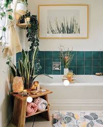 There's also the urban outfitters home department that offers a special collection of bedding, furniture, tapestries, bathroom accessories, tech accessories, and more. Urban Outfitters Decoracao Do Banheiro Plantas No Banheiro Como Decorar Um Banheiro
