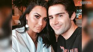Max Ehrich se enteró de la ruptura con Demi Lovato por los medios