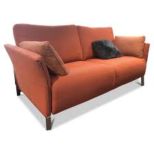 Mir wurde schon öfter mitgeteilt, dass das leder eventuell am körper. Sofa Modena 2 5 Sitzer Leder Stoff 18 Prairie 2022 17 Braun Mit Hocker Und Kopfstutze 2 Sitzer Sofas Sofas Mobelfirst
