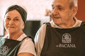 Nunca é tarde para viralizar: juntos há quase 70 anos, o Senhor e a Senhora  Bacana têm milhões de seguidores nas redes sociais