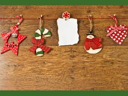 C'est un classique et sur le thème de noël, les enfant vont adorer ! Calendrier De L Avent Enfant Com Decos De Sapin En Pate A Sel