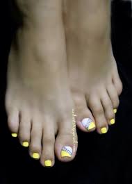 Black And Gold Glitter Toe Nails Yellow Animal Print Gelly Toes Glitter Toe Nails Pretty Toe Nails Toe Nail Designs