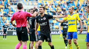Suivez en live sur foot mercato, le match de la 5e journée de ekstraklasa (pologne) entre arka gdynia 1929 et łks łódź. Spozniony Finisz Lodzian Arka Lks 3 2