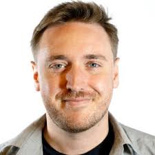 Julie Bisharyan (@mstopicsentence)