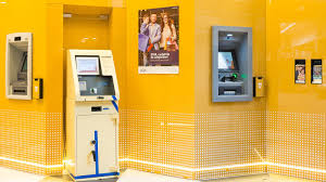 Banca transilvania has a rating of 2.6 on the play store, with 7493 votes. AnunÈ›ul Pentru Romanii Cu Cont La Cea Mai Mare BancÄƒ Se IntamplÄƒ In Toate Sucursalele Din Romania