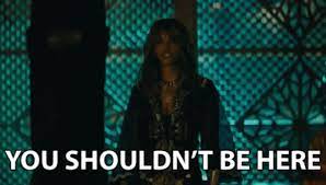 You Shouldnt Be Here Why Are You Here Gif You Shouldnt Be Here Why Are You Here Your Not Allowed To Be In Here Descubre Comparte Gifs